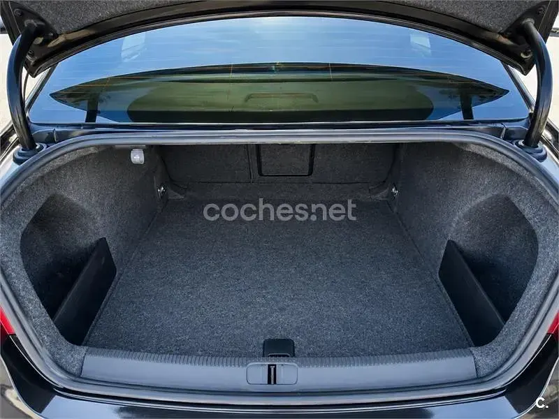 Usado VW Passat Highline 170 CV (125 kW) 2009 Gris / plata Berlina