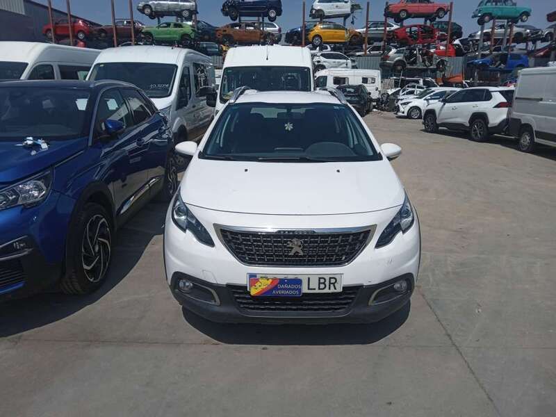 Blanco Usado 2019 Peugeot 2008 Active SUV | 4900 € - Imagen 1/4