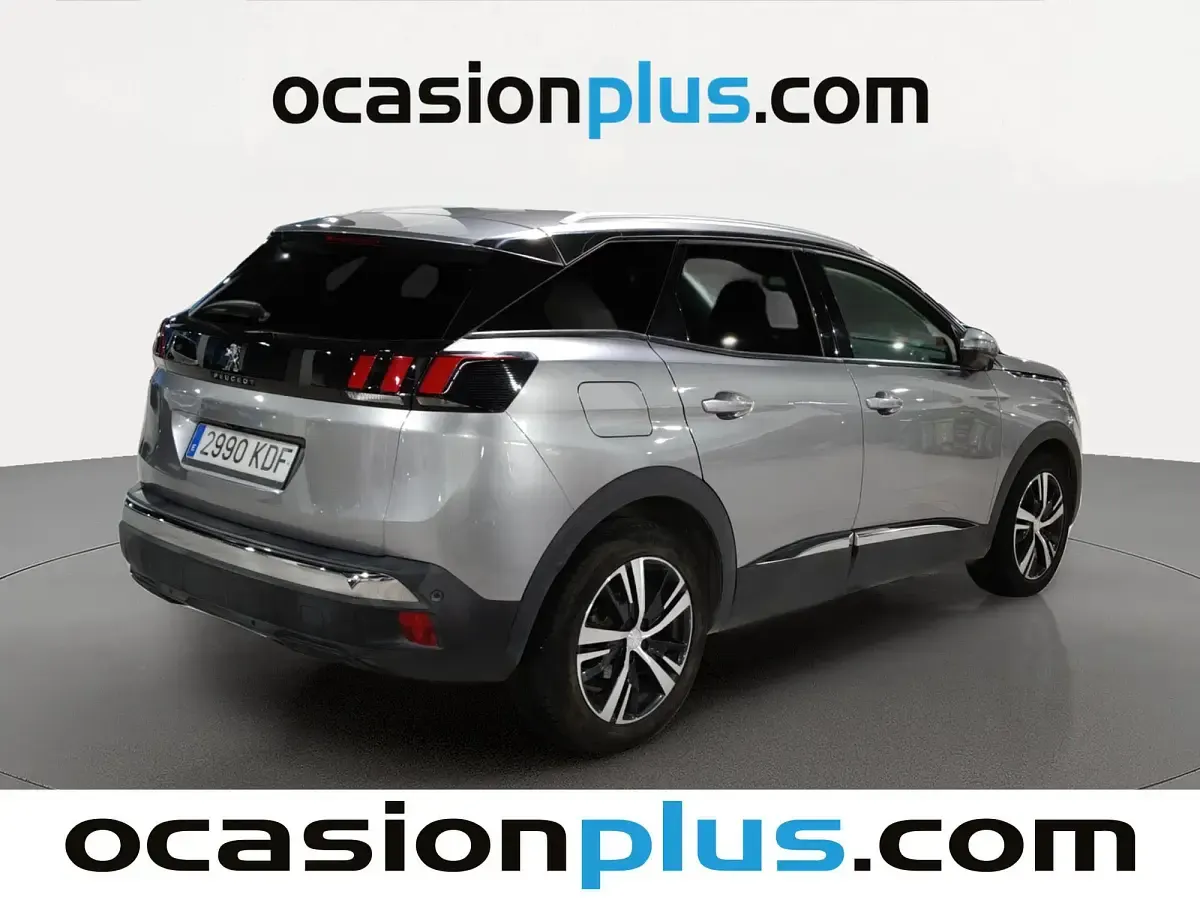 Usado Peugeot 3008 Allure 131 CV (96 kW) 2017 Gris SUV