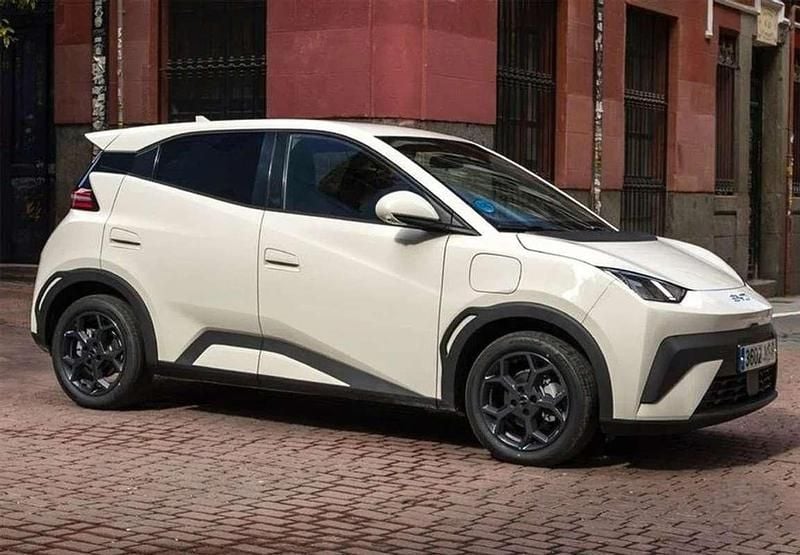 Blanco Usado 2025 BYD Dolphin Surf Comfort Utilitario | 21.180 € (Caro) - Imagen 1/4