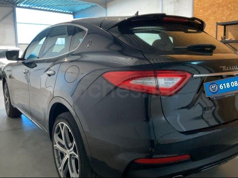 Usado Maserati Levante 350 CV (257 kW) 2019 Negro SUV