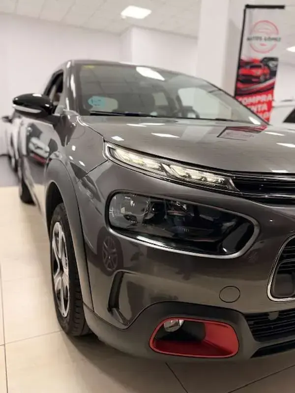 Usado Citroën C4 Cactus 99 CV (72 kW) 2020 Gris Utilitario