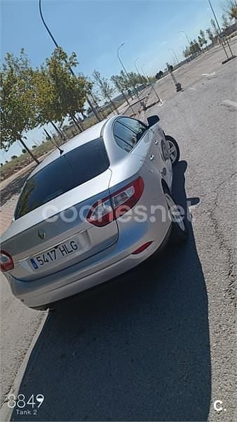 Gris / plata Usado 2012 Renault Fluence Dynamique Berlina | 4400 € (Precio justo) - Imagen 1/4