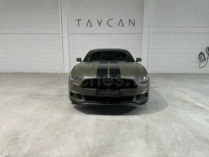 Usado Ford Mustang 310 CV (228 kW) 2015 Verde Coupe
