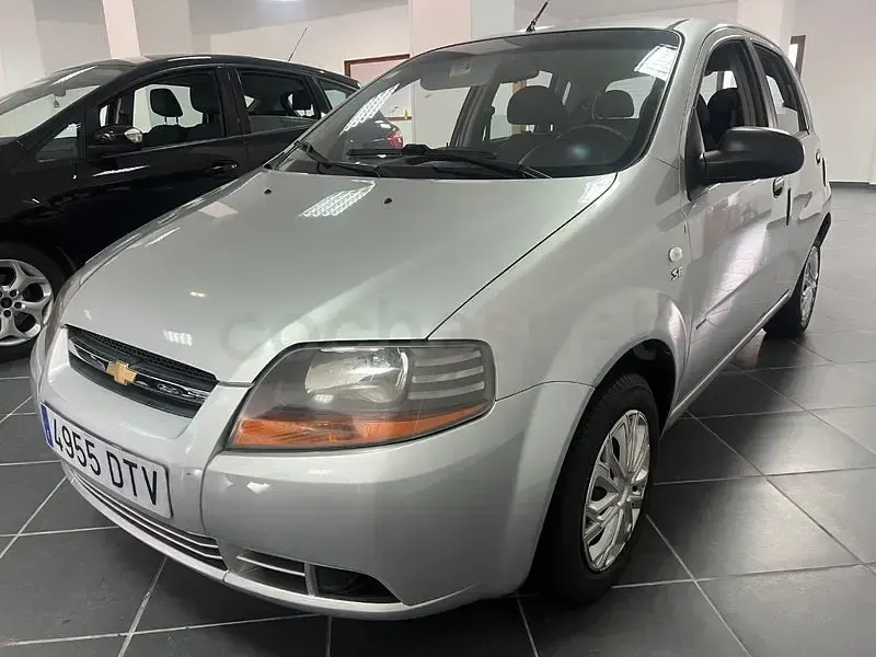 Usado Chevrolet Kalos 72 CV (52 kW) 2005 Gris / plata Berlina
