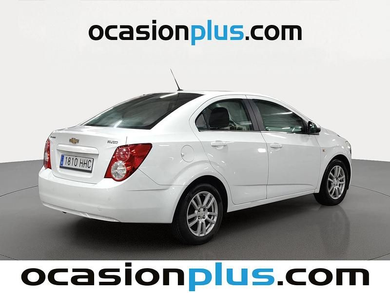 Usado Chevrolet Aveo LTZ 101 CV (74 kW) 2011 Blanco Berlina