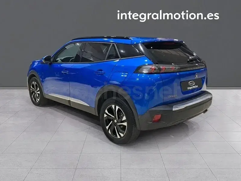 Usado Peugeot 2008 Allure 130 CV (95 kW) 2021 Azul SUV