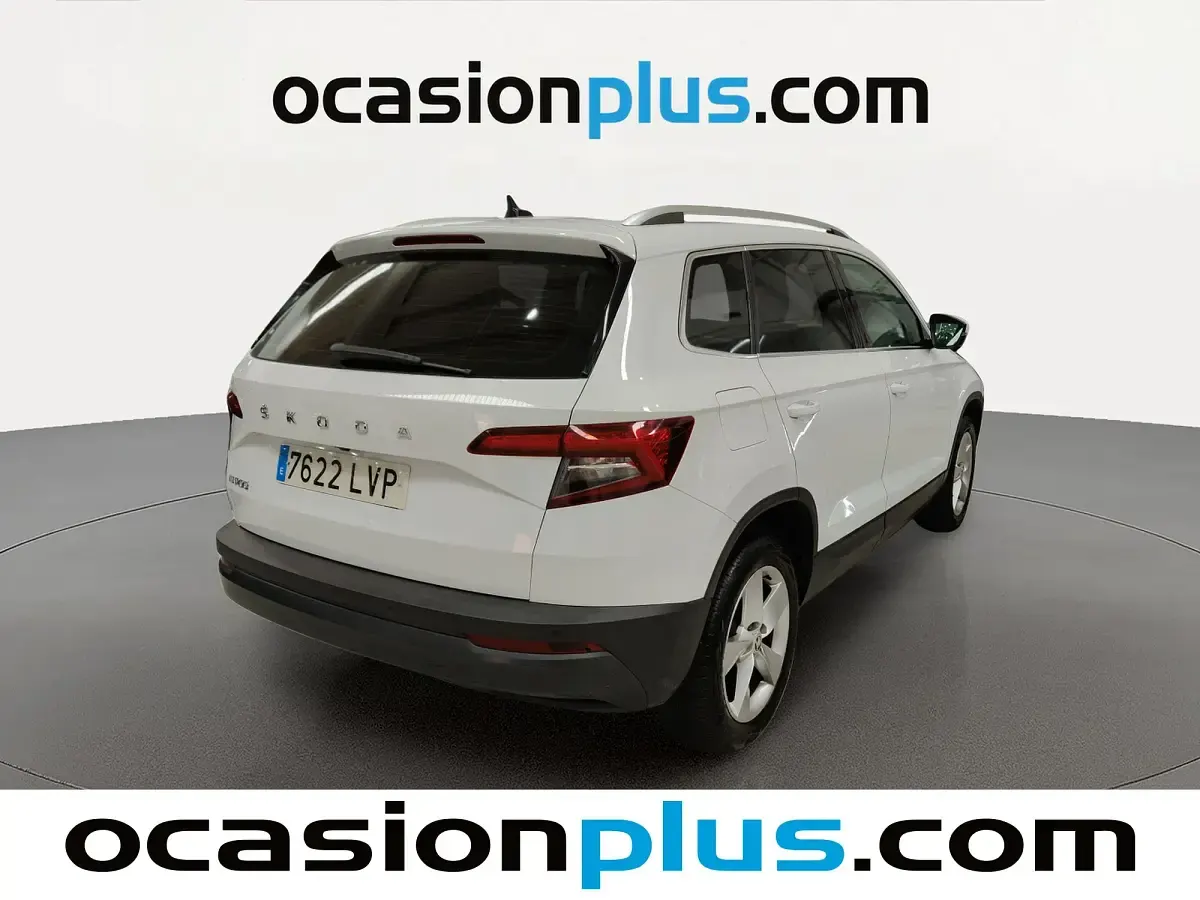 Usado Skoda Karoq Ambition 150 CV (110 kW) 2021 Blanco SUV