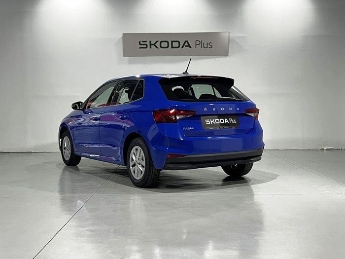 Azul Usado 2023 Skoda Fabia Ambition | 15.900 € (Precio justo) - Imagen 1/4