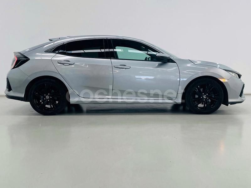 Gris / plata Usado 2019 Honda Civic Executive Berlina | 21.999 € (Un poco caro) - Imagen 1/4