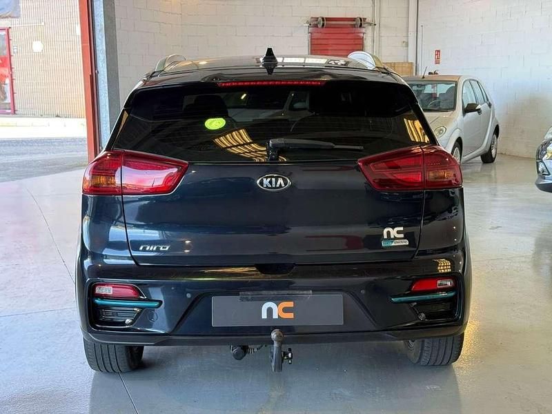 Usado Kia e-Niro 150 kW (204 CV) 2022 Azul SUV