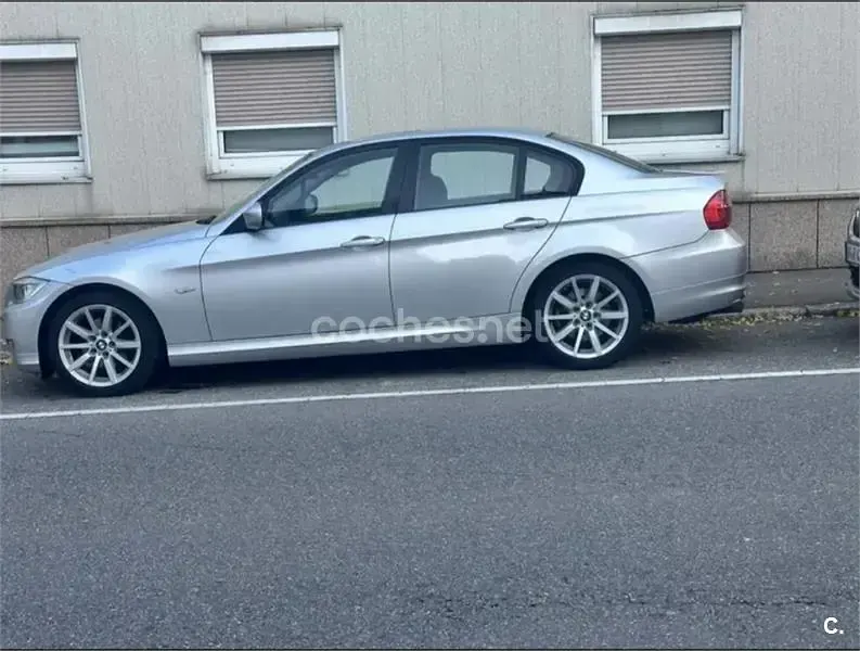 Usado BMW 318 129 CV (94 kW) 2008 Gris / plata Berlina
