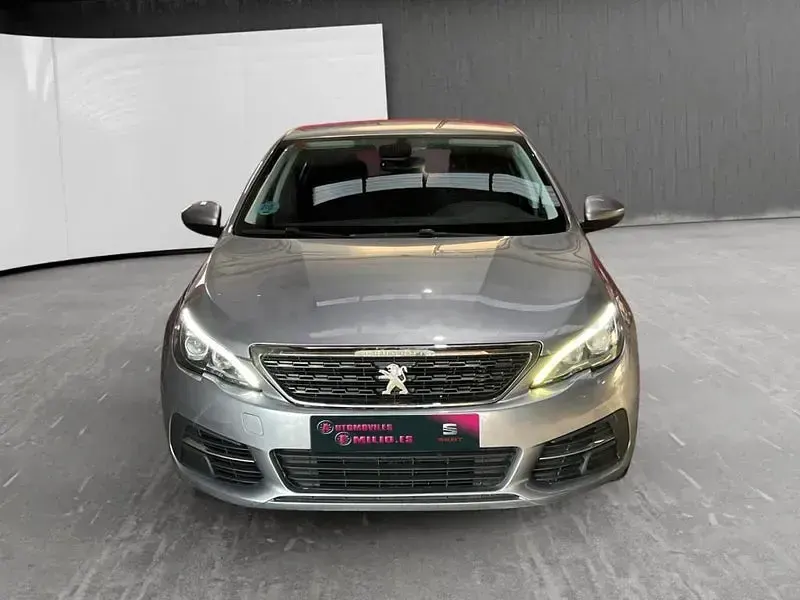 Usado Peugeot 308 Active 120 CV (88 kW) 2017 Gris / plata Berlina