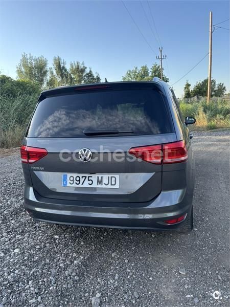 Gris / plata Usado 2019 VW Touran Edition Monovolumen | 15.300 € (Buen precio) - Imagen 1/2