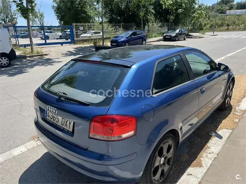 Usado Audi A3 Ambiente 115 CV (84 kW) 2006 Azul Utilitario