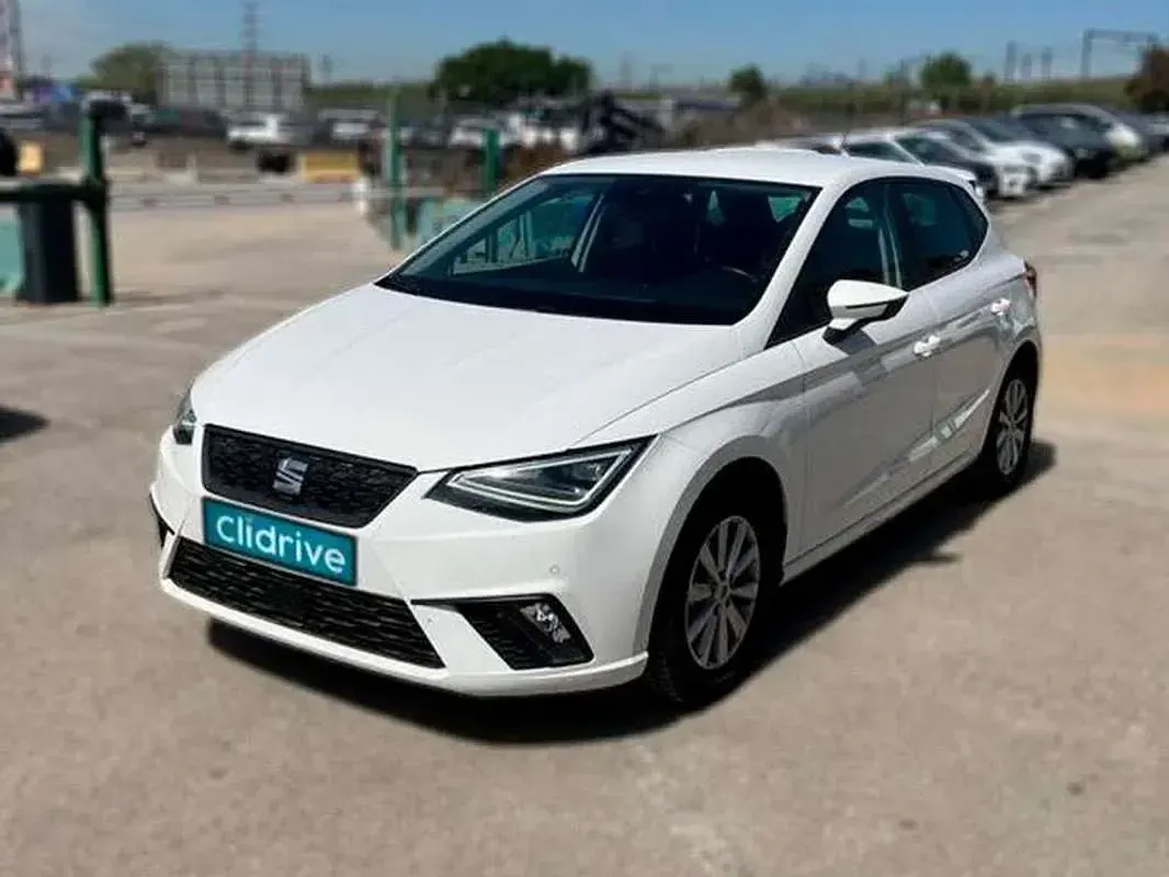 Usado Seat Ibiza Style 116 CV (85 kW) 2021 Blanco Utilitario