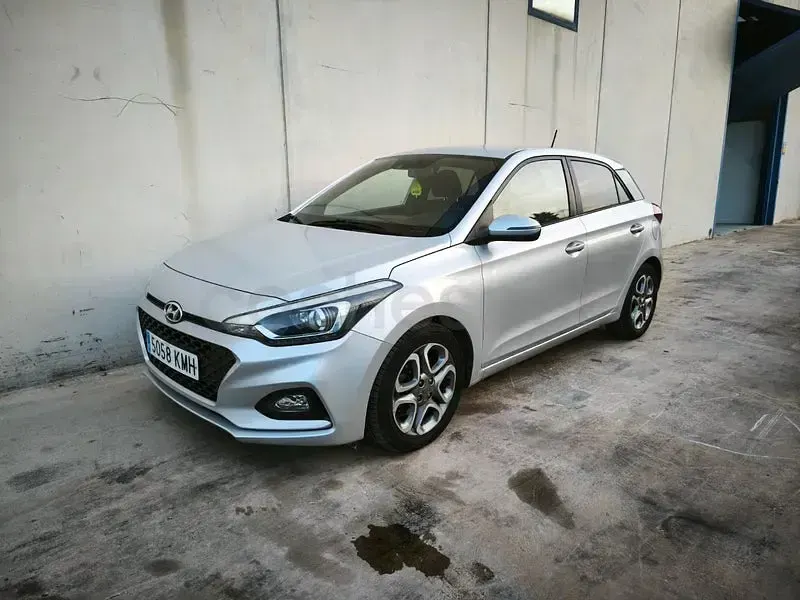 Begagnad Hyundai i20 100 HK (73 kW) 2018 Grå Sedan