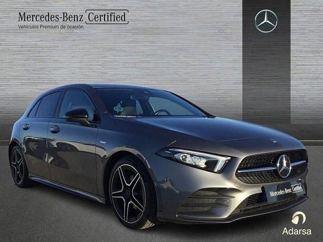 Usado Mercedes A180 116 CV (85 kW) 2022 Gris montaña