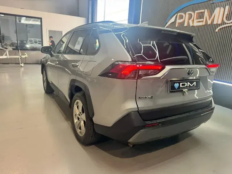 Occasion Toyota RAV4 Hybrid Luxury 222 PK (163 kW) 2021 Grijs SUV