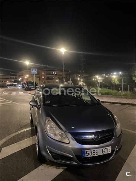 Usado Opel Corsa Essentia 75 CV (55 kW) 2010 Gris / plata Utilitario