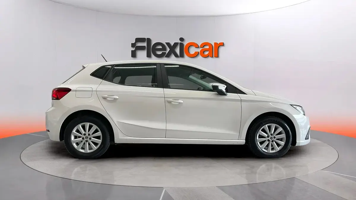 Usado Seat Ibiza Style 116 CV (85 kW) 2023 Blanco Utilitario