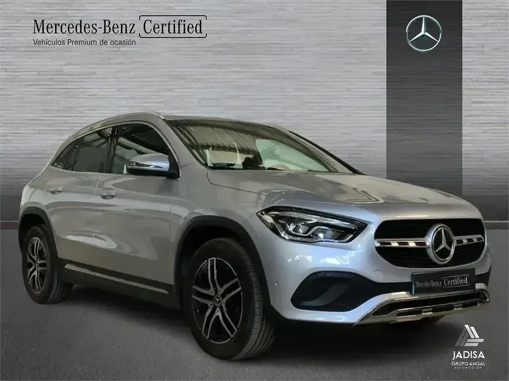Usado Mercedes GLA180 Progressive 136 CV (100 kW) 2021 Plata iridio SUV