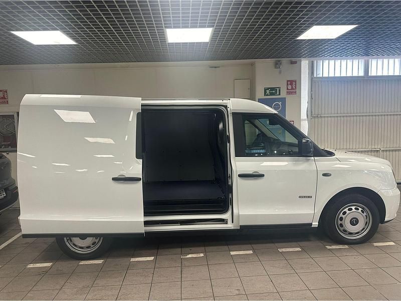 Usado LEVC VN5 Ultima 150 CV (110 kW) 2024 Blanco Monovolumen