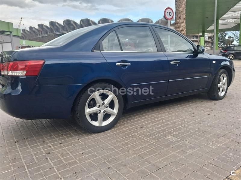 Usado Hyundai Sonata Comfort 140 CV (102 kW) 2008 Azul Berlina