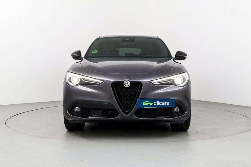 Usado Alfa Romeo Stelvio Veloce 209 CV (153 kW) 2022 Gris SUV