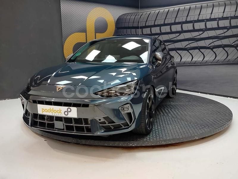 Usado Cupra Leon 150 CV (110 kW) 2025 Gris / plata Berlina