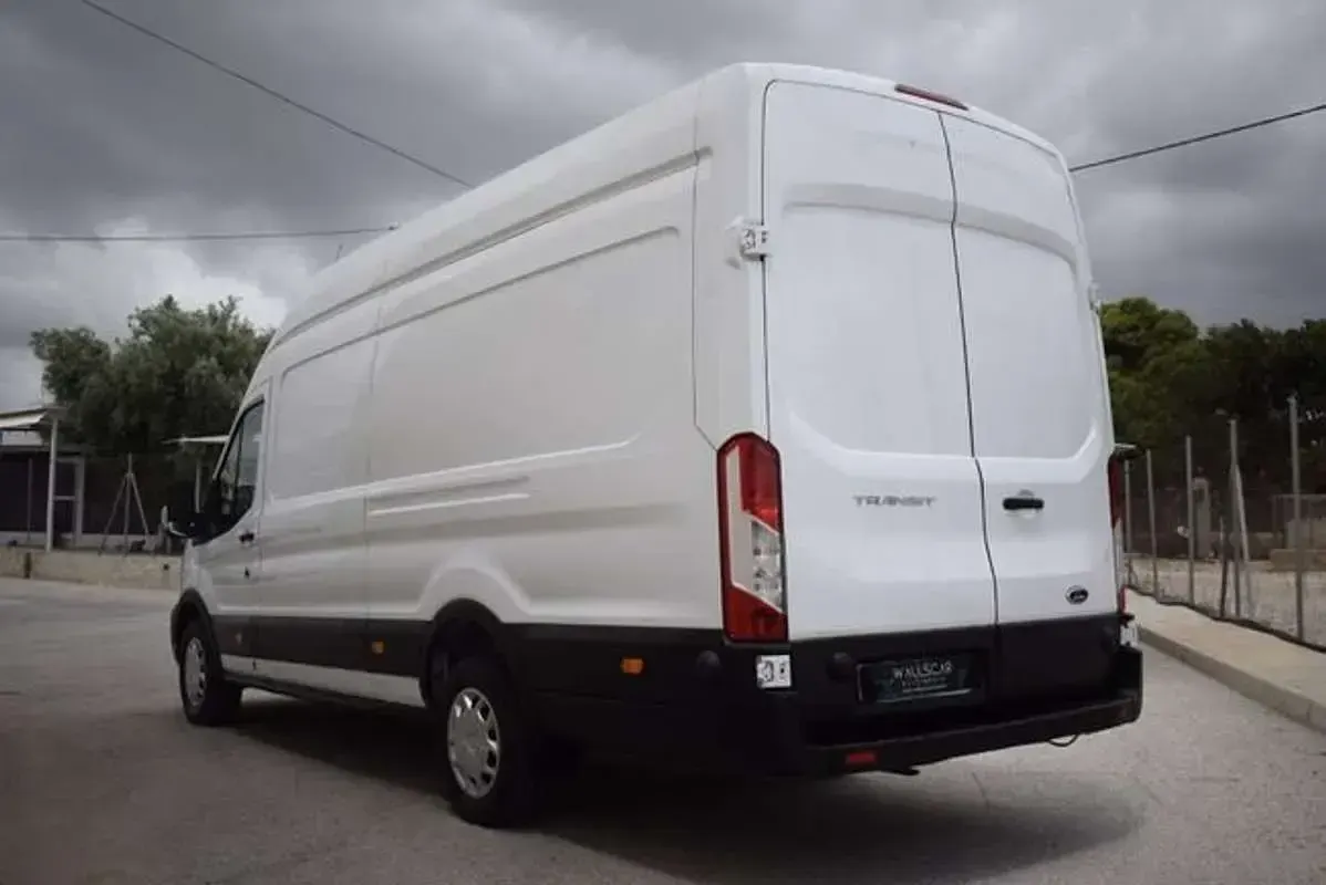Usado Ford Transit Trend 170 CV (125 kW) 2024 Blanco Van