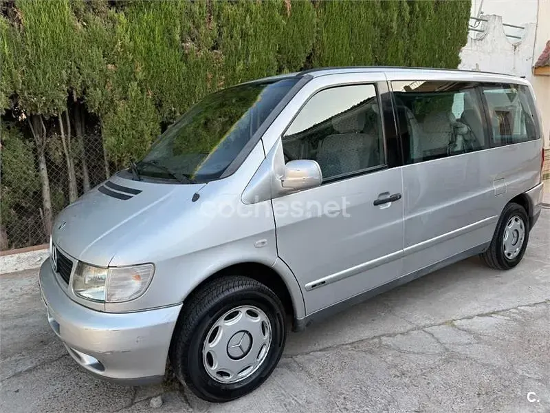 Usado Mercedes V230 98 CV (72 kW) 1998 Gris / plata Monovolumen