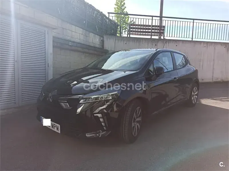 Usado Mitsubishi Colt Motion 65 CV (47 kW) 2024 Negro Utilitario