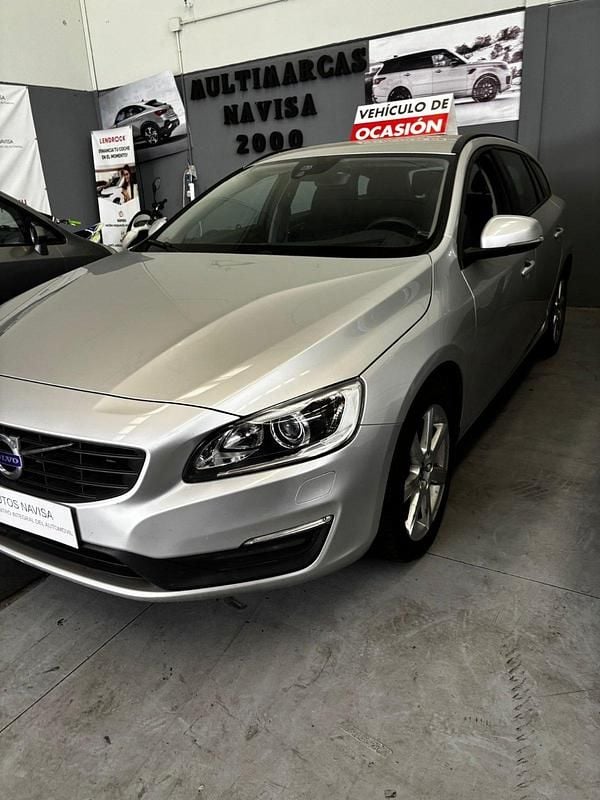 Usado Volvo V60 120 CV (88 kW) 2018 Plata Familiar