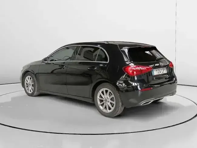 Usado Mercedes A180 116 CV (85 kW) 2020 Negro Berlina