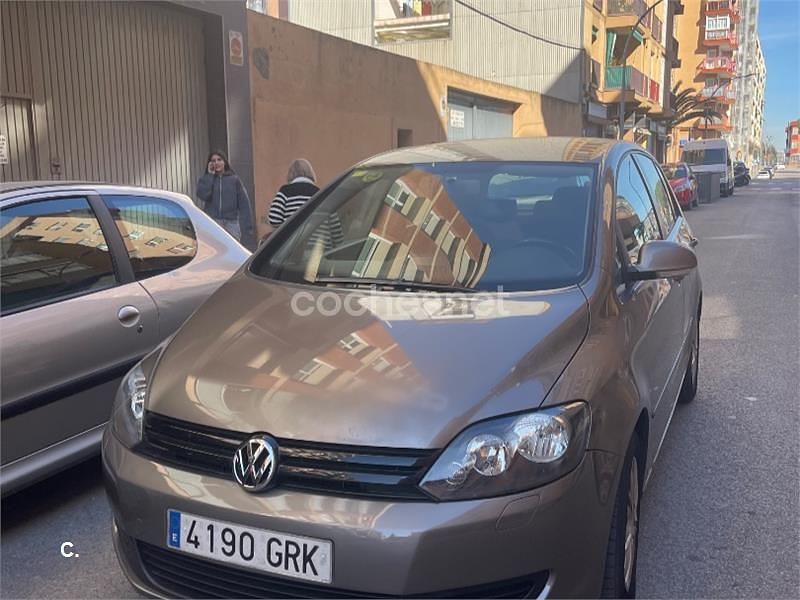 Usado VW Golf Plus Cross Sport 105 CV (77 kW) 2009 Beige Monovolumen