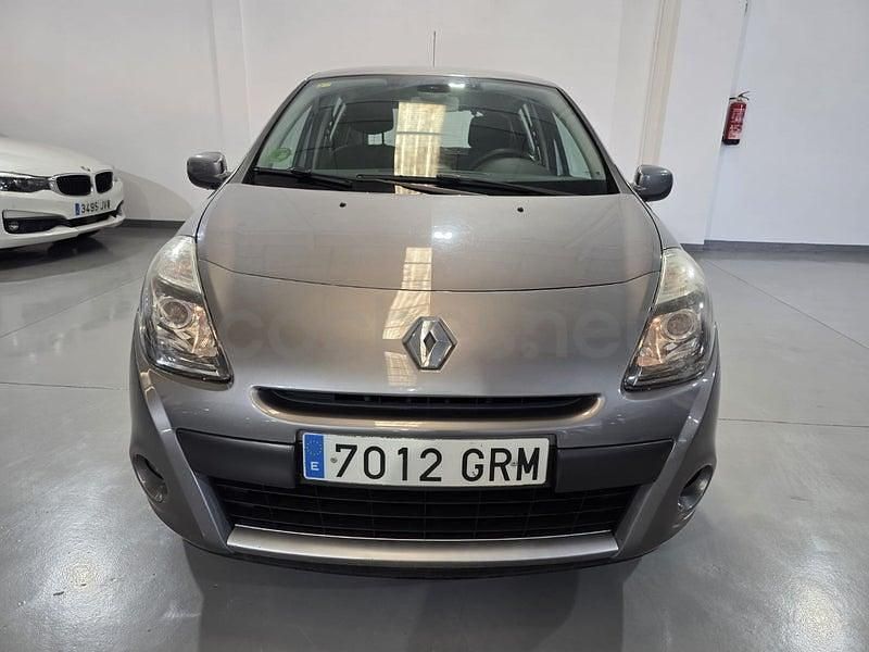 Usado Renault Clio II Exception 101 CV (74 kW) 2009 Gris / plata Berlina