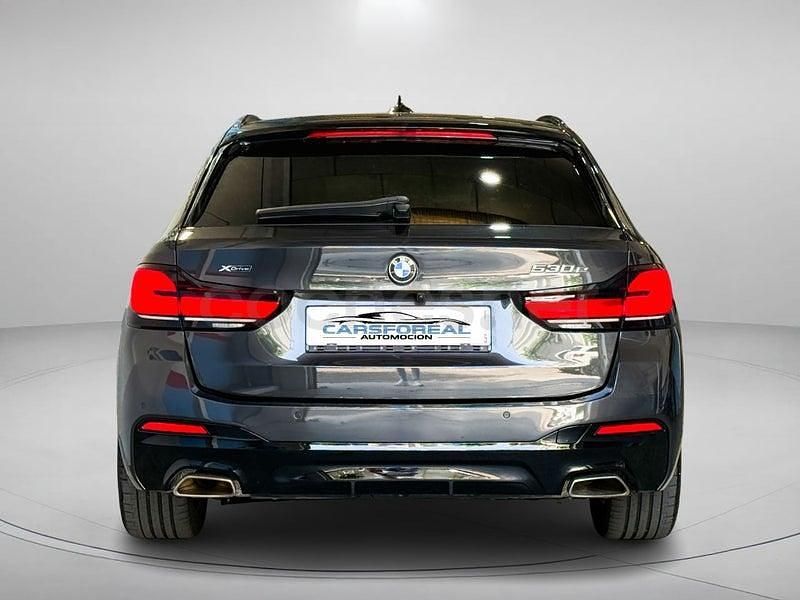 Usado BMW 530e 292 CV (214 kW) 2021 Negro Familiar