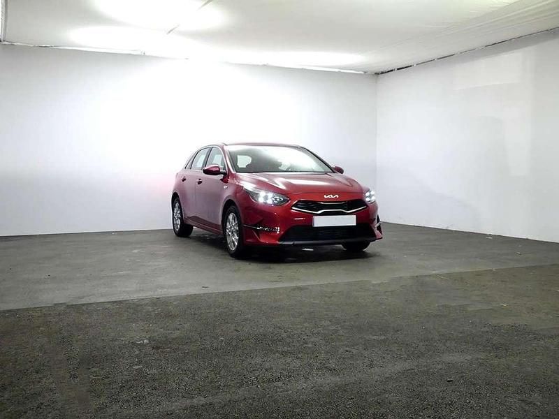 Rojo Usado 2023 Kia Ceed Utilitario | 18.800 € (Precio justo) - Imagen 1/4