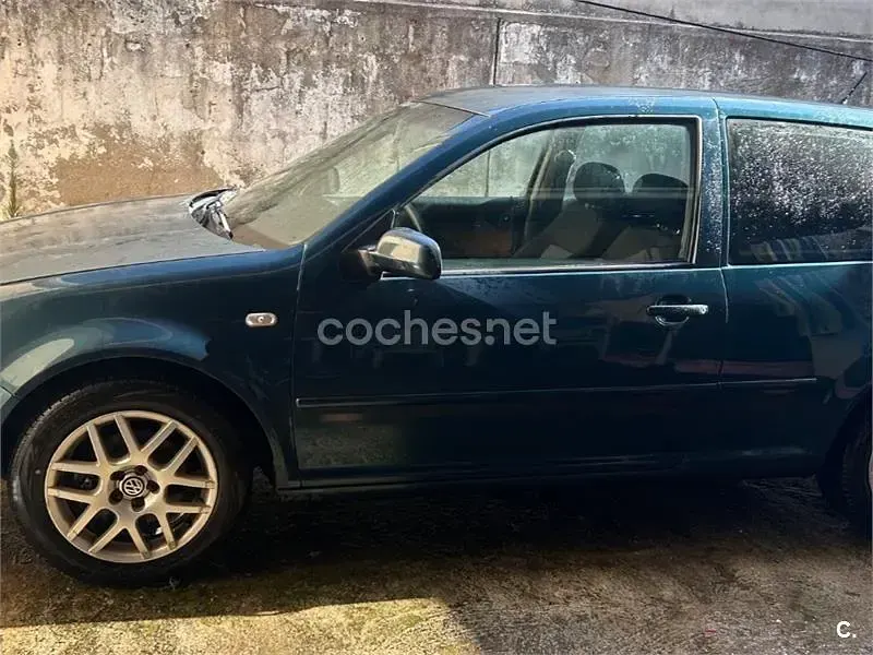 Usado VW Golf IV 100 CV (73 kW) 2003 Azul Berlina