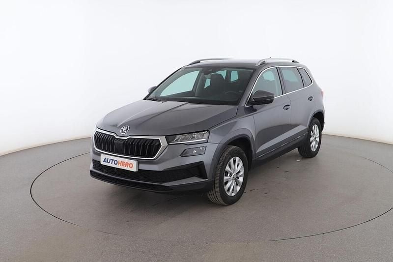 Gris Usado 2022 Skoda Karoq Ambition SUV | 23.499 € (Precio justo) - Imagen 1/3