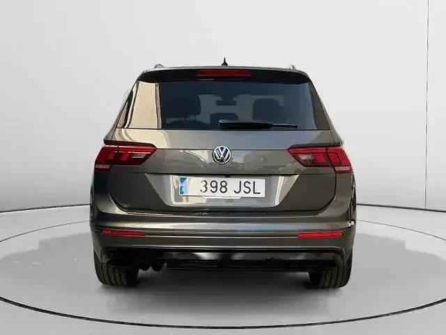 Usado VW Tiguan Advance 150 CV (110 kW) 2016 Gris SUV