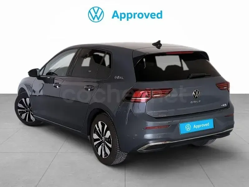Usado VW Golf VIII Life 116 CV (85 kW) 2024 Gris / plata Berlina