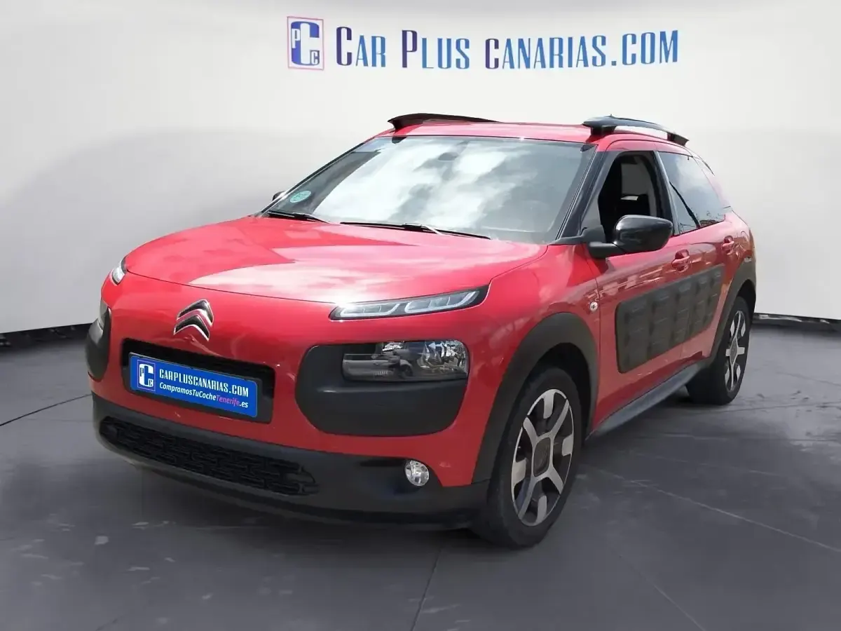 Usado Citroën C4 Cactus Feel 82 CV (60 kW) 2017 Rojo Utilitario