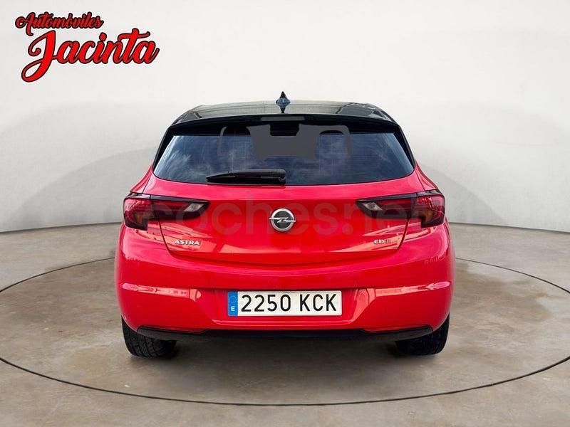Usado Opel Astra Selective 110 CV (80 kW) 2017 Granate Berlina