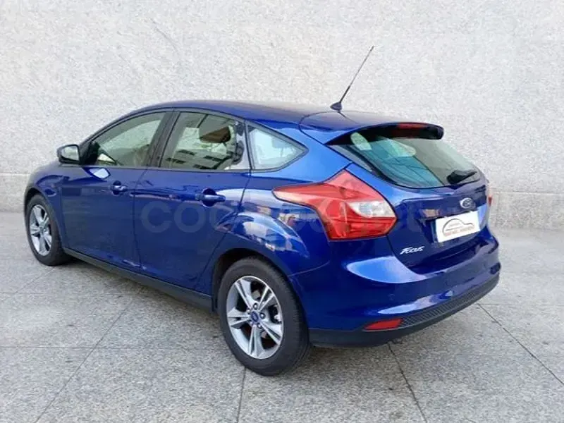 Usado Ford Focus Titanium 125 CV (91 kW) 2013 Azul Berlina