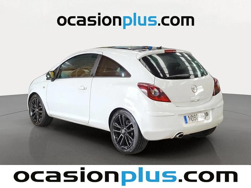 Usado Opel Corsa Color Edition 101 CV (74 kW) 2012 Blanco Utilitario