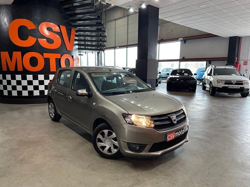Usado Dacia Sandero Lauréate 90 CV (66 kW) 2015 Beige Utilitario