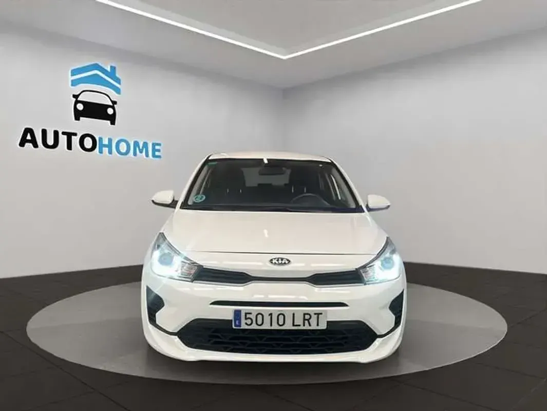 Usado Kia Rio 84 CV (61 kW) 2021 Blanco Utilitario
