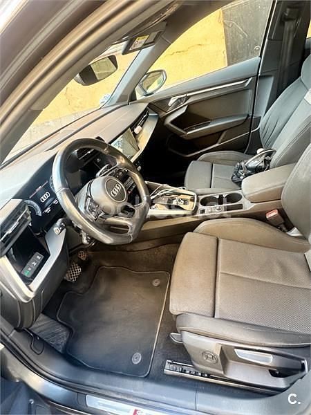 Usado Audi A3 150 CV (110 kW) 2021 Gris / plata Berlina